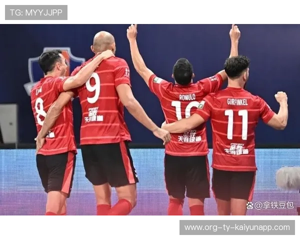 国内足球联赛阵容角力激烈，球队整体表现进步，国内足球队排行榜