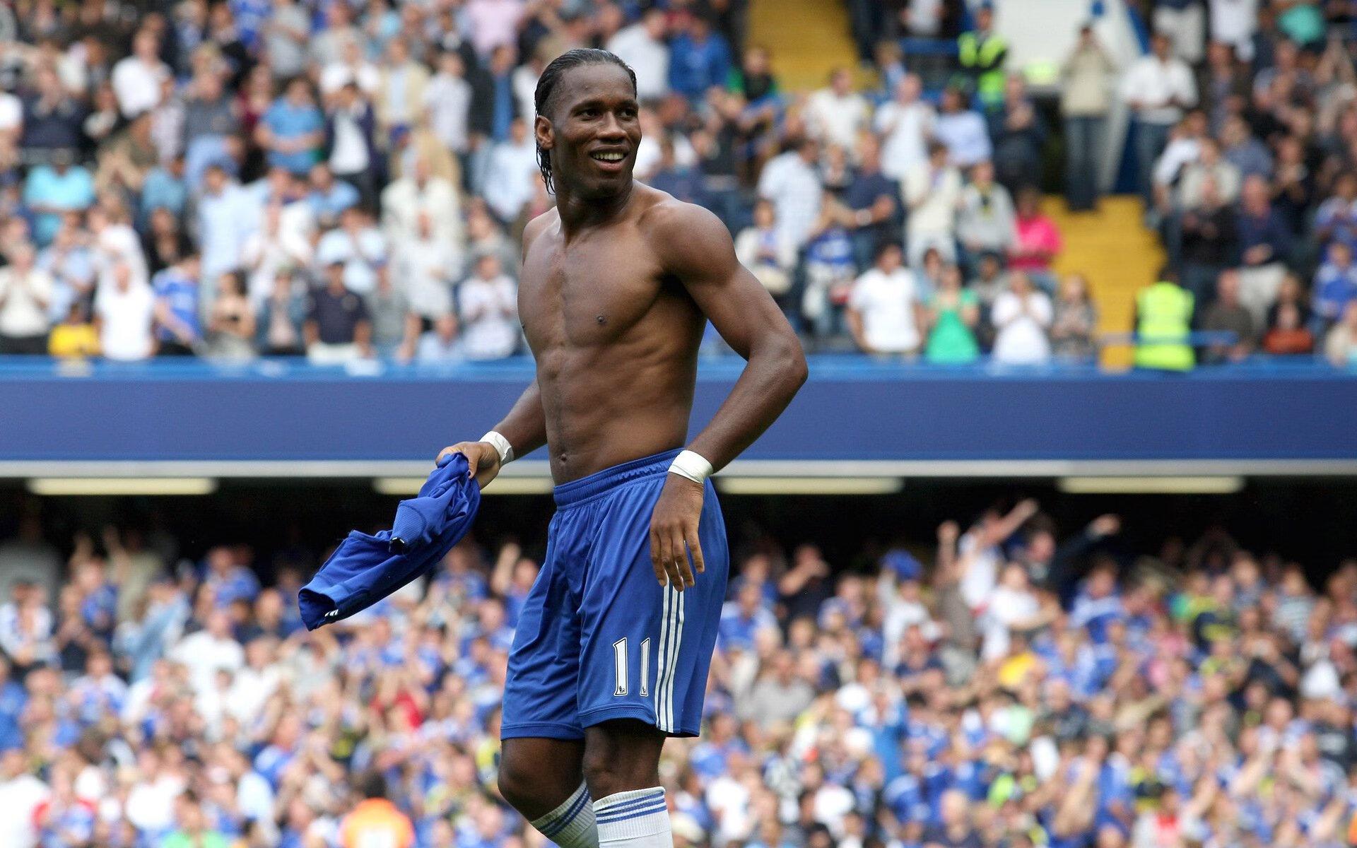 新型球场草坪启用,提升比赛质量,球场草坪养护